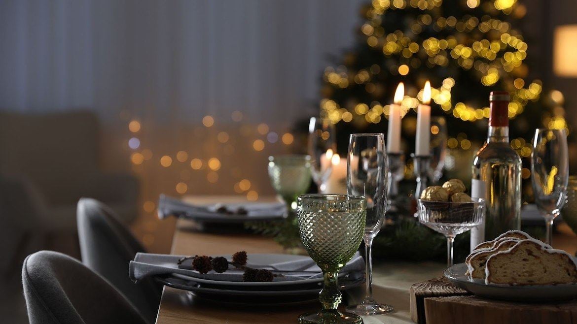 A table with plates and glasses